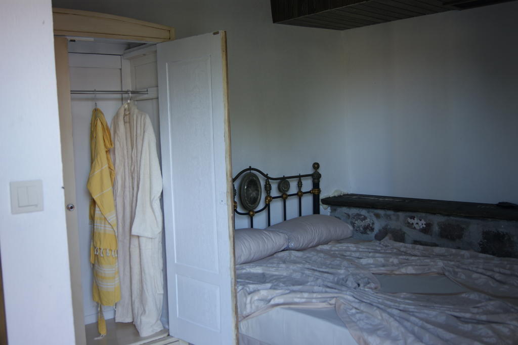 Mahzen Hotel Ayvalik Bilik gambar