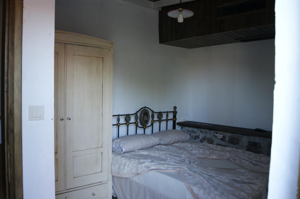 Mahzen Hotel Ayvalik Bilik gambar