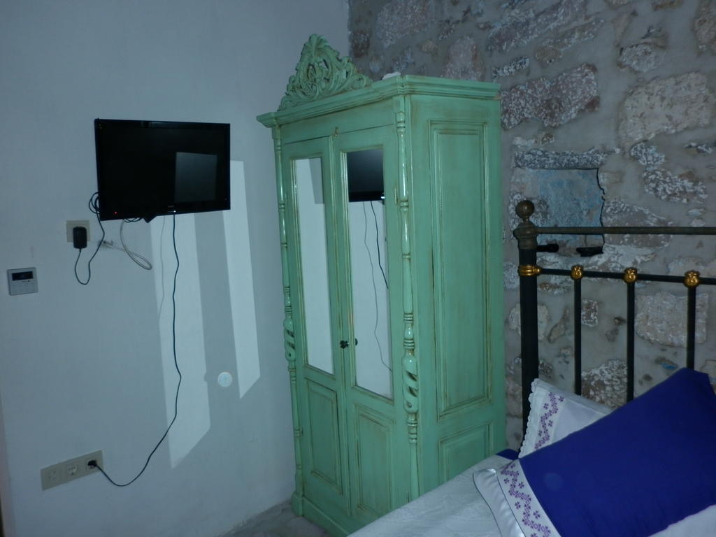 Mahzen Hotel Ayvalik Bilik gambar