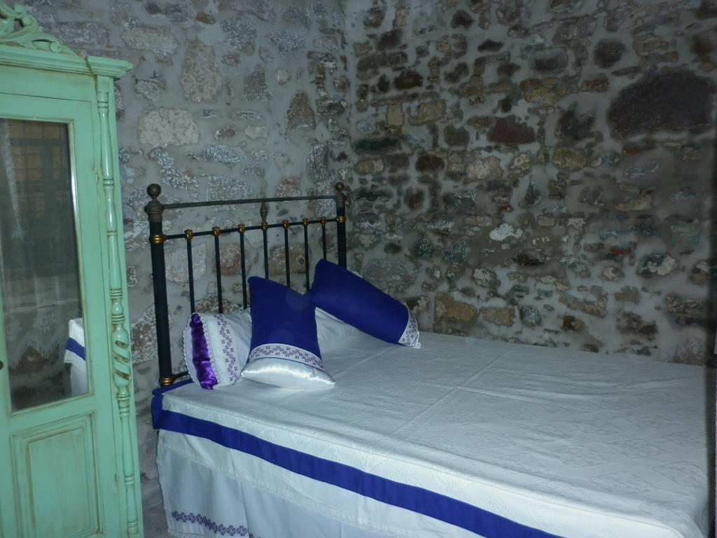 Mahzen Hotel Ayvalik Bilik gambar